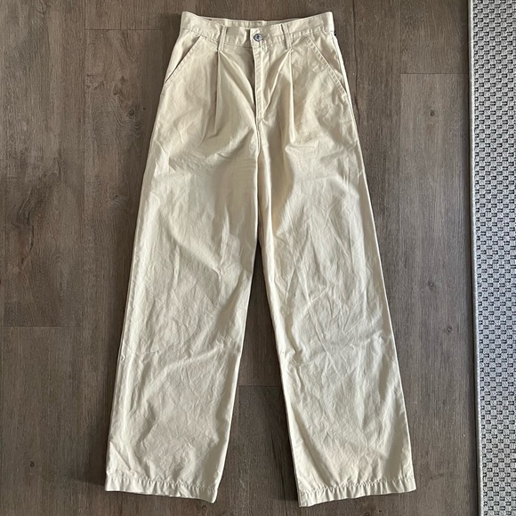 Levi’s Premium 100% Cotton High Loose Pleated Pants - Cream Beige - Size 25 - Picture 2 of 13